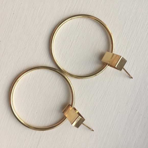 ⚜️[𝟯/$𝟭𝟯]⚜️Gold Simple Round Earrings New - Picture 5 of 9